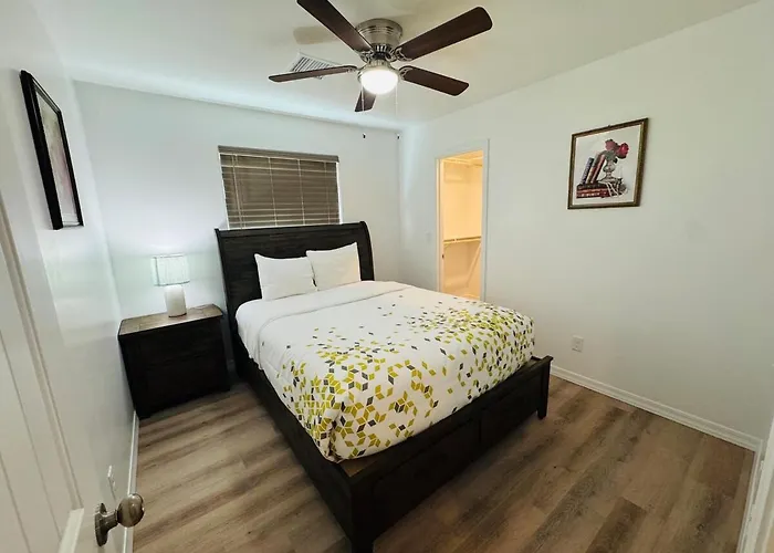 Prime Location Near Hospital & Restaurants Vakantiehuis Kingman